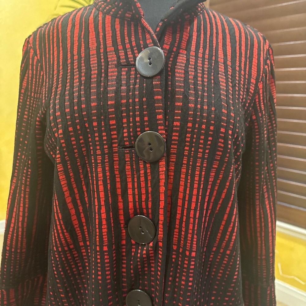 Ali  Miles top